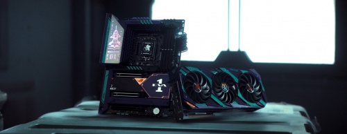 装备补完计划!ROG x EVA联名显卡惊艳全场