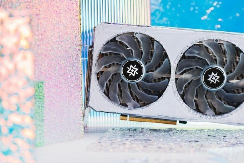 7势非凡!影驰 GeForce RTX 4070 Ti 星曜 OC首发开箱评测