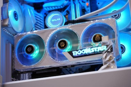 7势非凡!影驰 GeForce RTX 4070 Ti 星曜 OC首发开箱评测