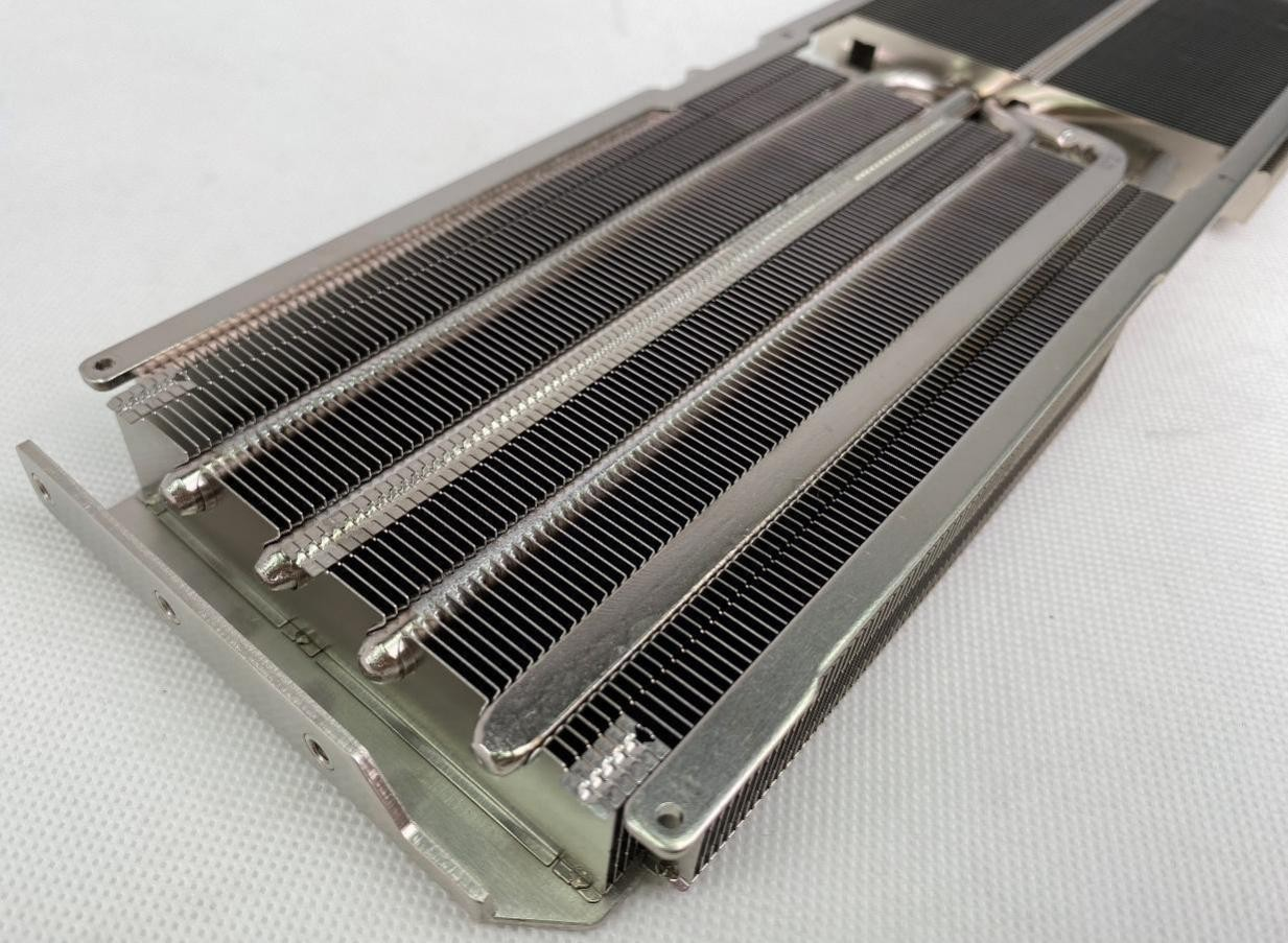 2K 100+FPS展现超凡性能!耕升 RTX 4070搭配DLSS 3实现流畅光追游戏体验