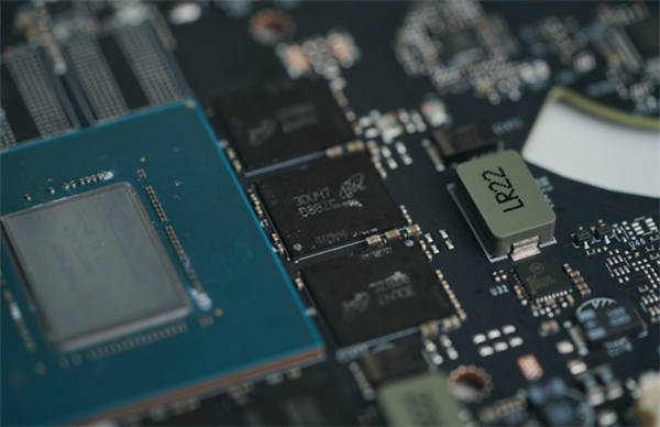 影驰 GeForce RTX 4070 星曜 OC,与DLSS 3共战流畅2K光追 体验