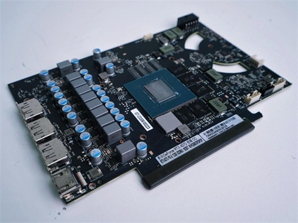 影驰 GeForce RTX 4070 星曜 OC,与DLSS 3共战流畅2K光追 体验