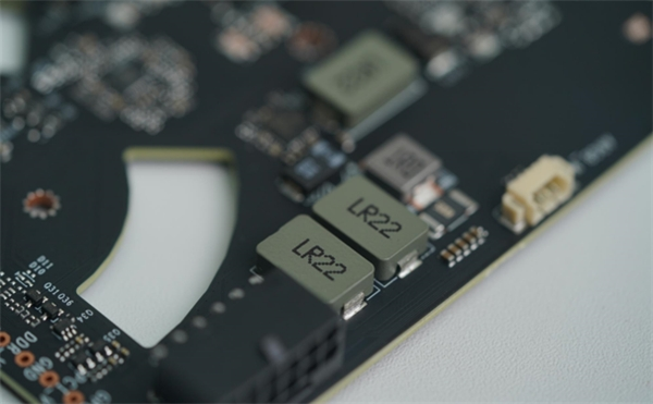 影驰 GeForce RTX 4070 星曜 OC,与DLSS 3共战流畅2K光追 体验